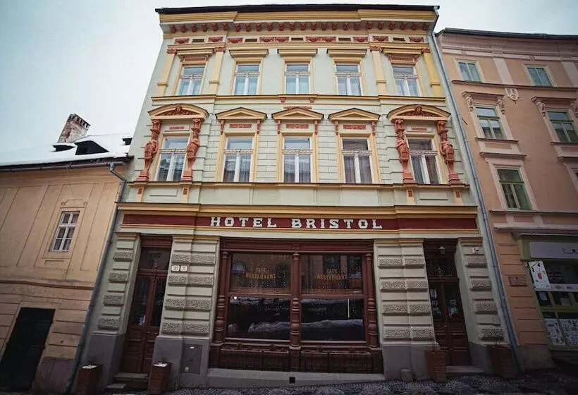 Hotelli Bristol