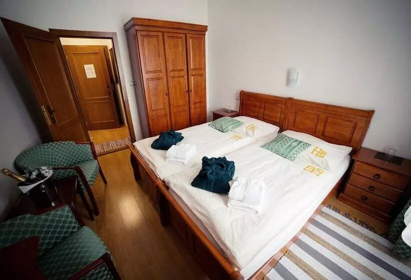 Hotelli Bristol