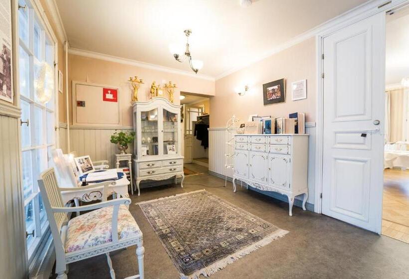 فندق Karolineburg Manor House