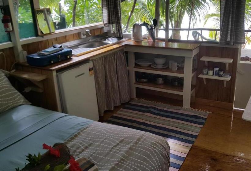 호텔 Matriki Beach Huts