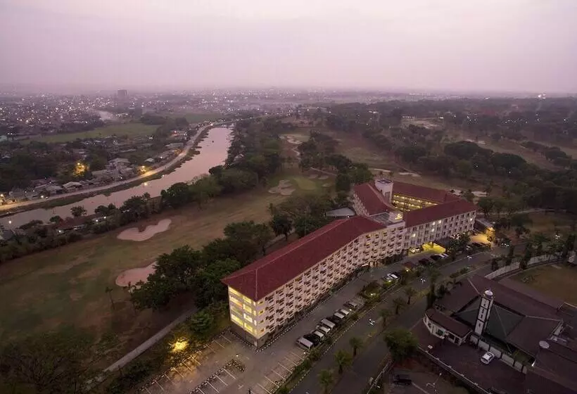 Hotel Puri Kiic Golf View