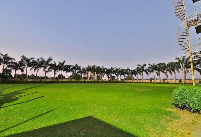 Biznotel By Pride Bharuch