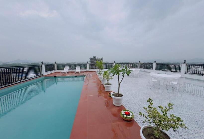 Hotel De Glance Pure Veg