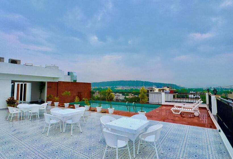 Hotel De Glance Pure Veg