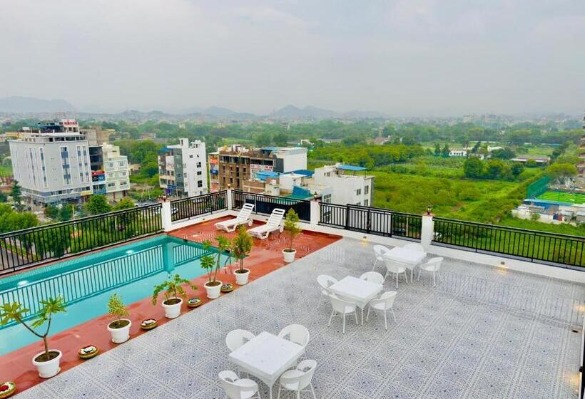 Hotel De Glance Pure Veg