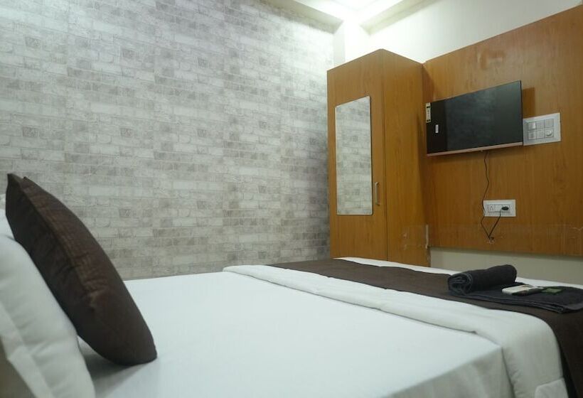 هتل Mahakal Avantika Palace