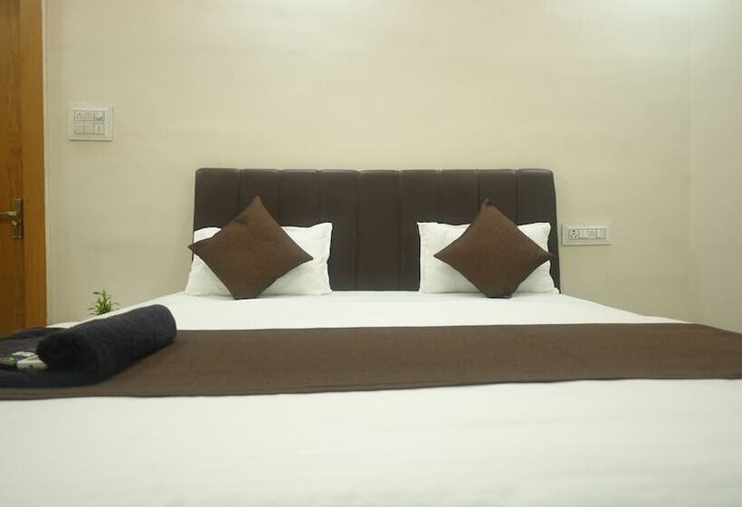 هتل Mahakal Avantika Palace