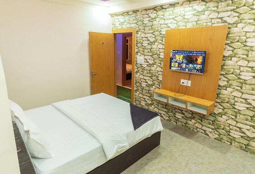 هتل Mahakal Avantika Palace