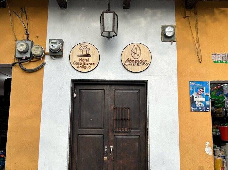هتل Casa Blanca Antigua Guatemala