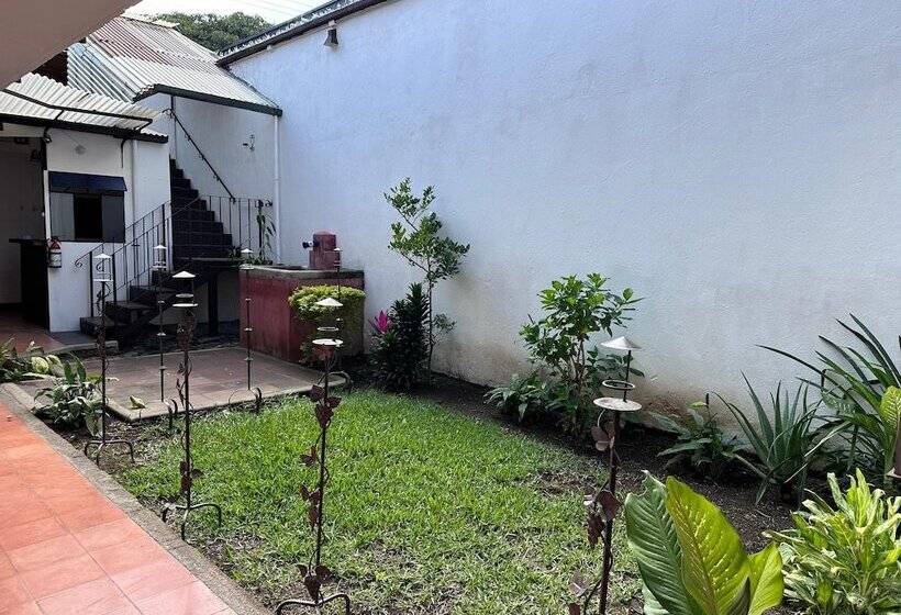 هتل Casa Blanca Antigua Guatemala