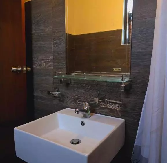ペンション Chambre Vip, Dans Villa Avec Piscine Et Jardin