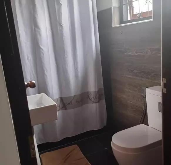 ペンション Chambre Vip, Dans Villa Avec Piscine Et Jardin