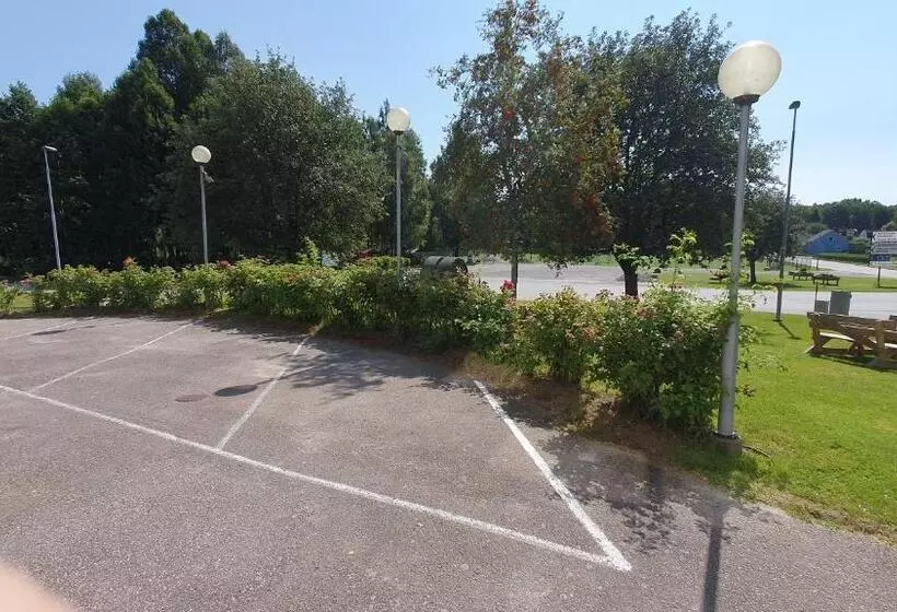 Retkeilymaja Folketshus I Olshammar