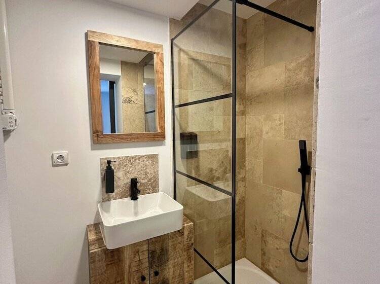 تختخواب و صبحانه Maison Ubuntu