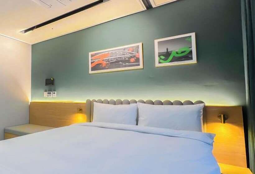 호텔 Cotice The Bridge