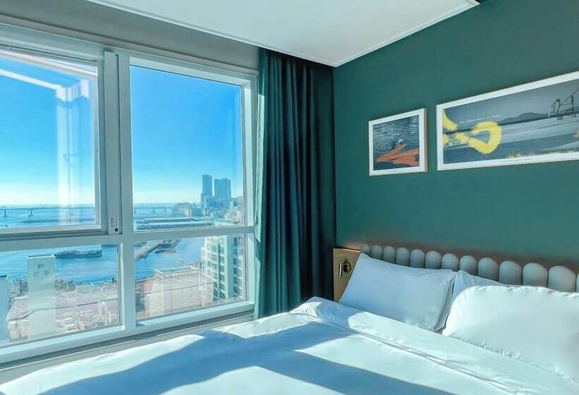 호텔 Cotice The Bridge