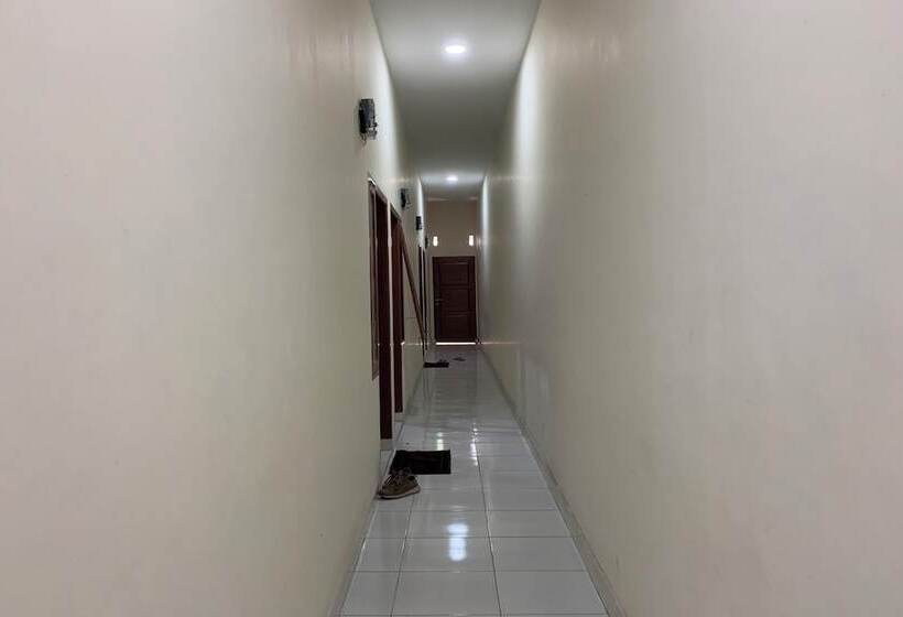 Otel Oyo 94115 Pondok Sahabat Vianty