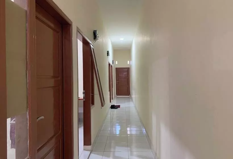 Hotelli Oyo 94115 Pondok Sahabat Vianty