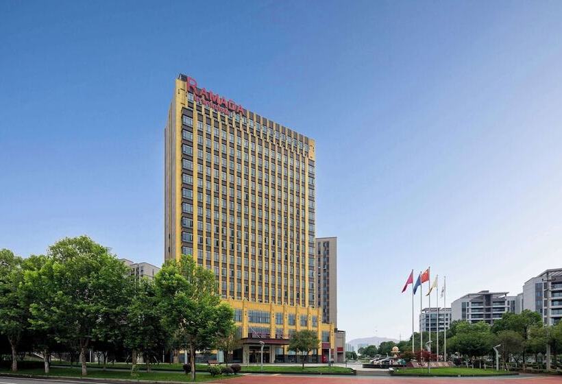 Hotel Ramada By Wyndham Changsha East