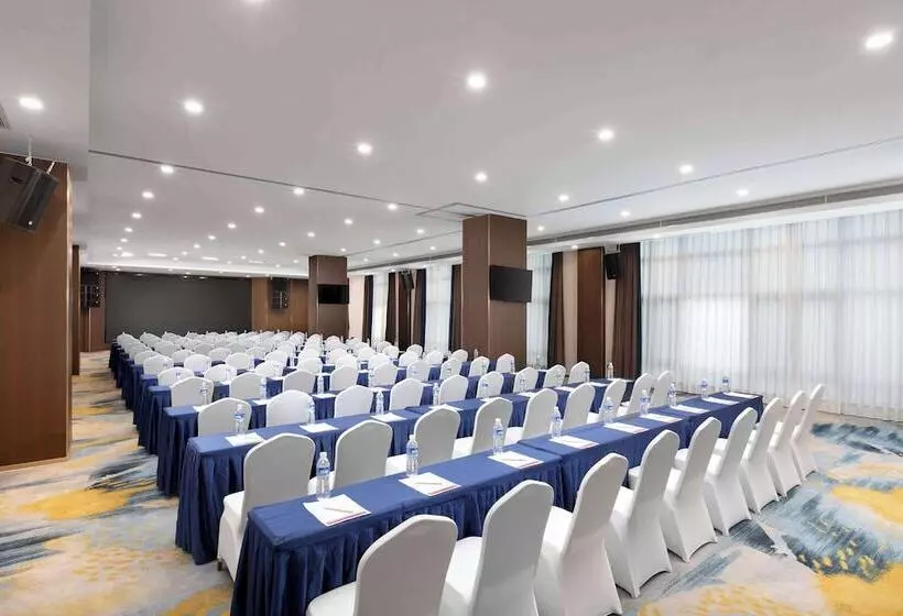 Hotelli Ramada By Wyndham Changsha East