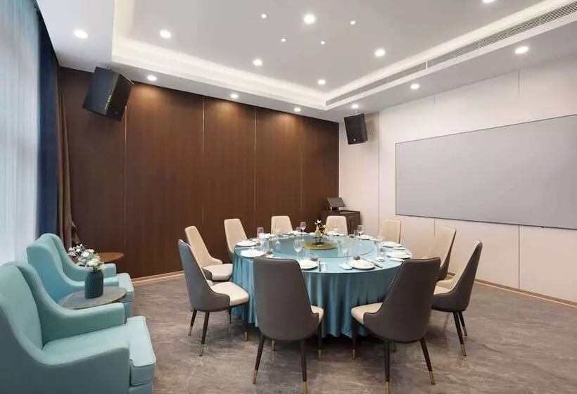 Hotelli Ramada By Wyndham Changsha East