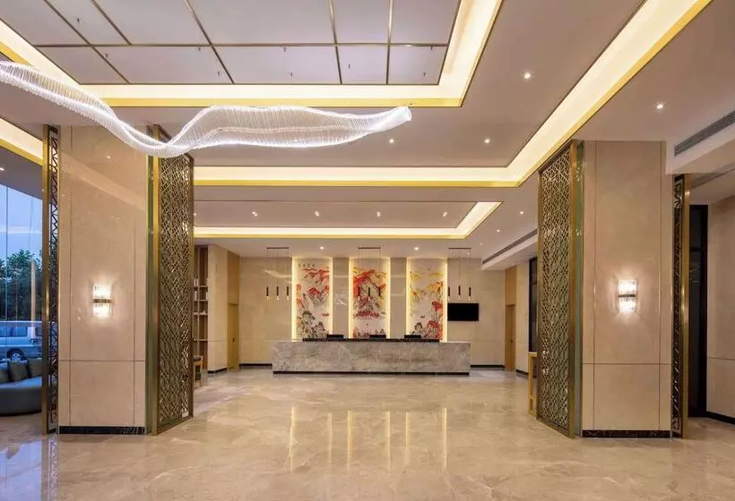 Hotelli Ramada By Wyndham Changsha East