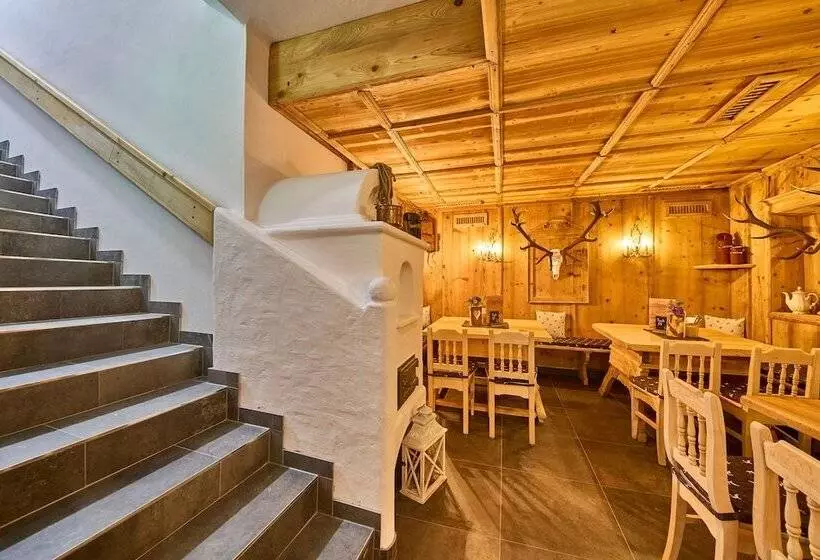 ペンション Platzhirsch Rooms   B&b   Self Check In