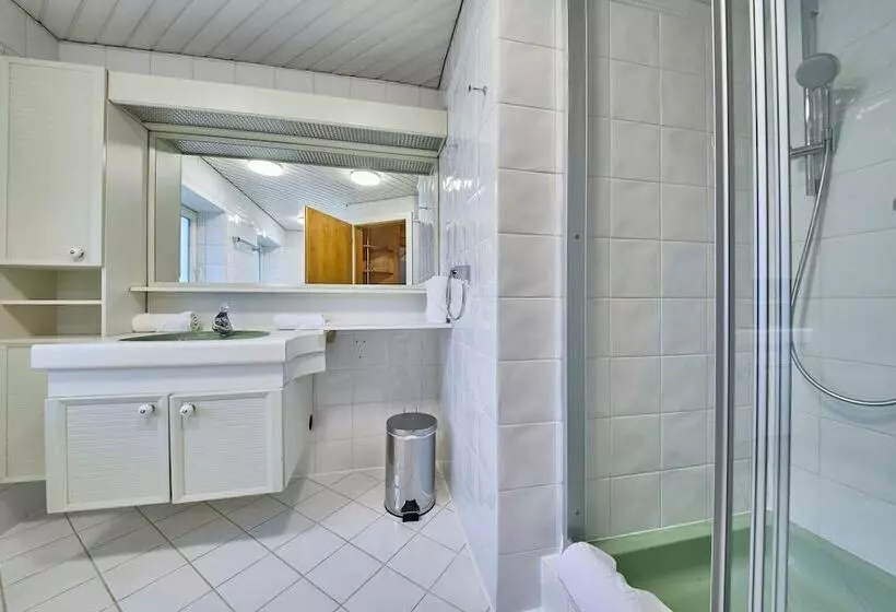 ペンション Platzhirsch Rooms   B&b   Self Check In
