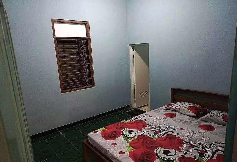 Spot On 94085 Hotel Agung