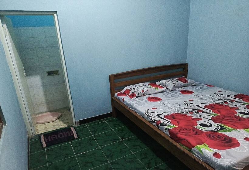 Spot On 94085 Hotel Agung