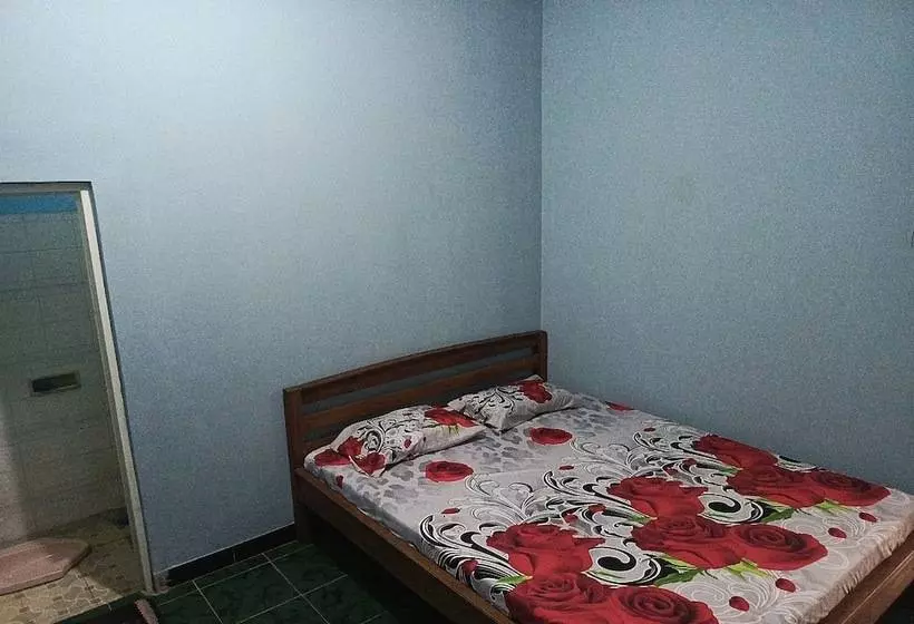 Spot On 94085 Hotel Agung
