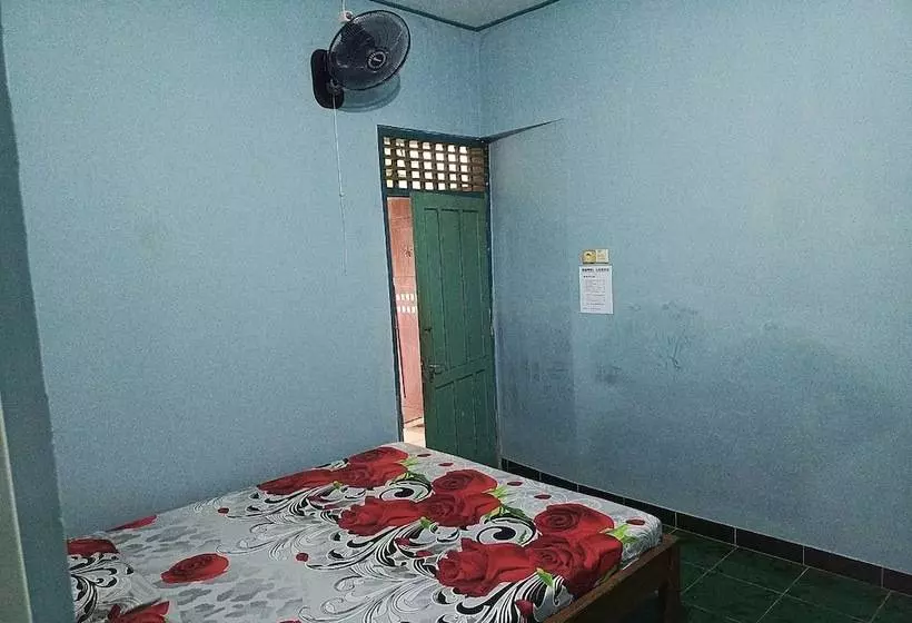 Spot On 94085 Hotel Agung