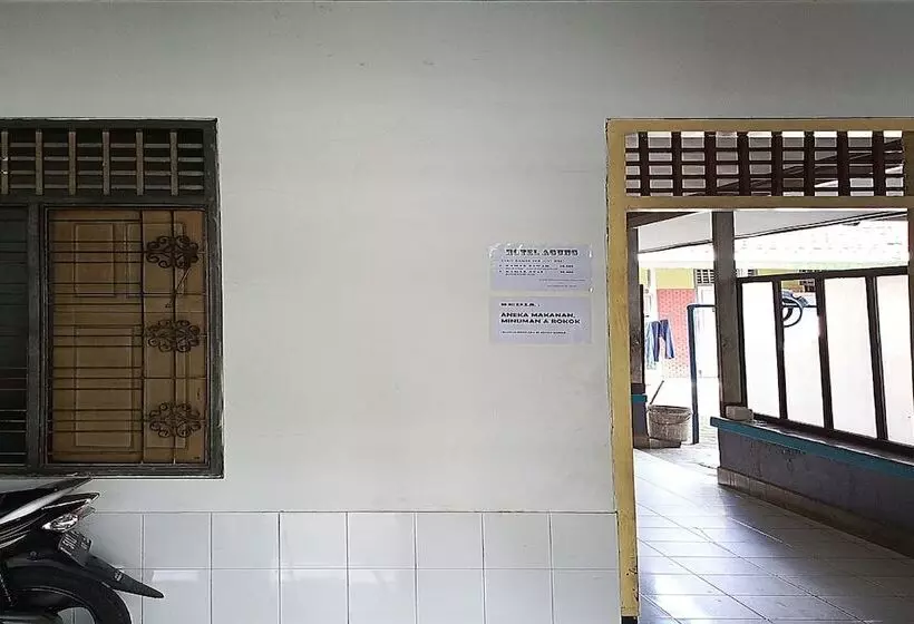 Spot On 94085 Hotel Agung