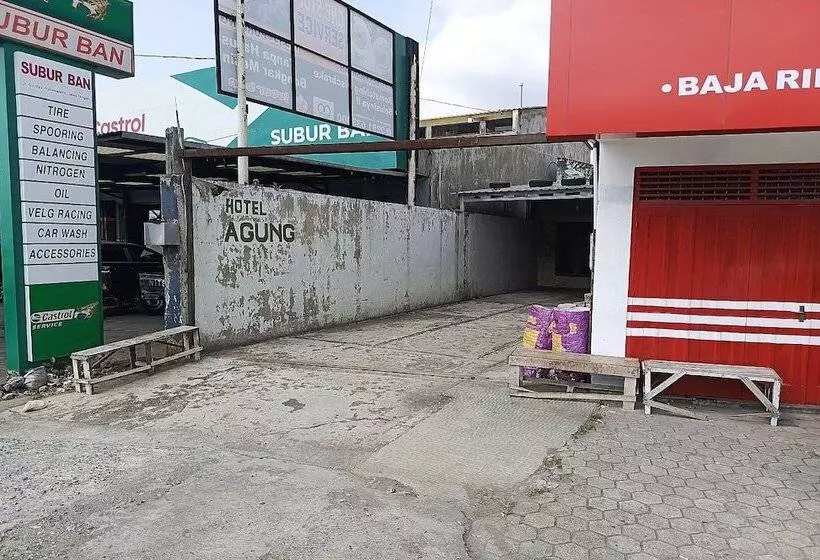 Spot On 94085 Hotel Agung