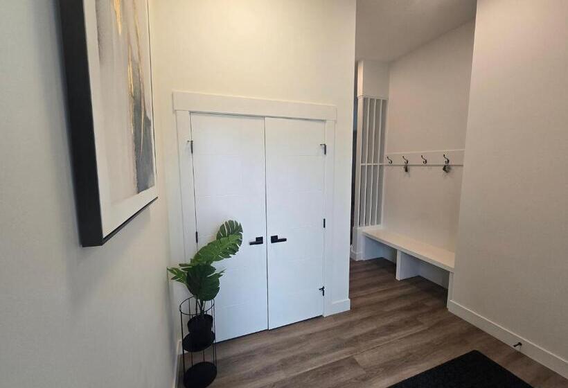 تختخواب و صبحانه Creekstone Oasis