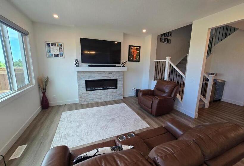 تختخواب و صبحانه Creekstone Oasis