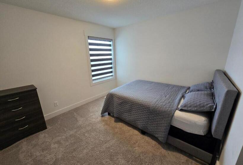 تختخواب و صبحانه Creekstone Oasis