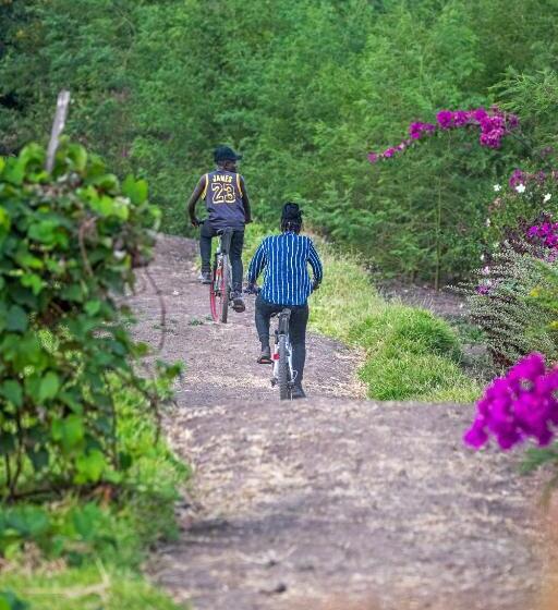 Lake George View Golf Resort