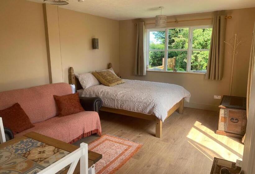 膳宿费 Badgers Nook, Loddon