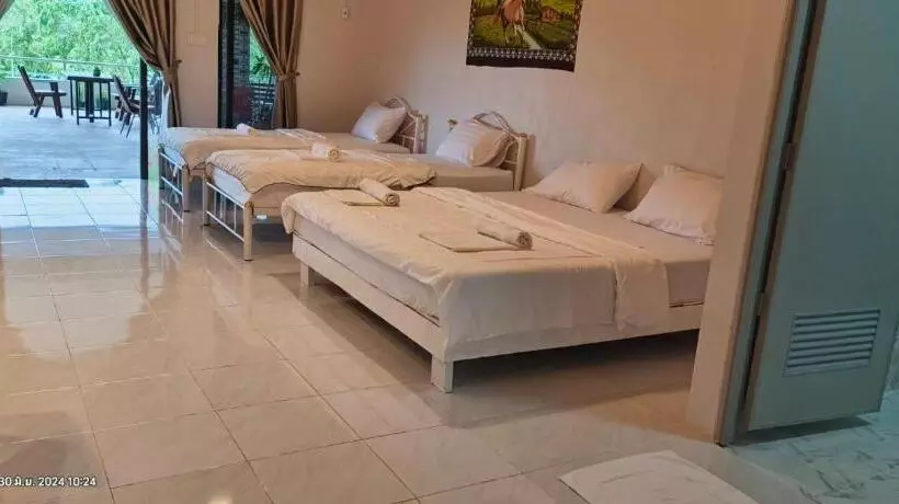ペンション Batikseafood Airport & Room