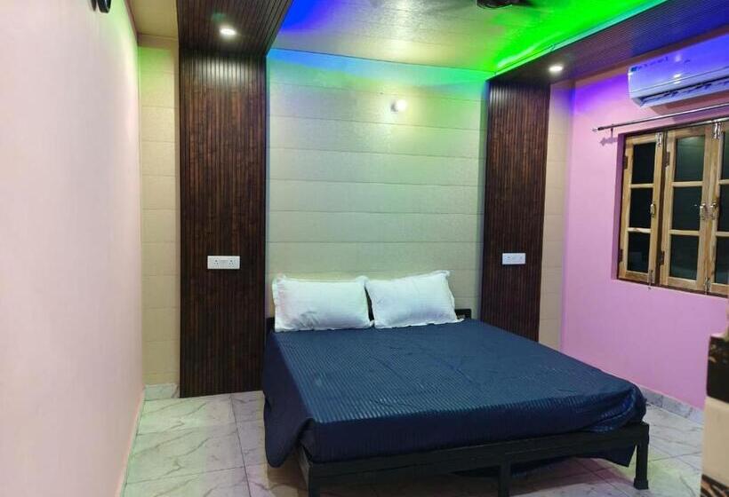 Pension (Hôtel basse catégorie) Purnotsav