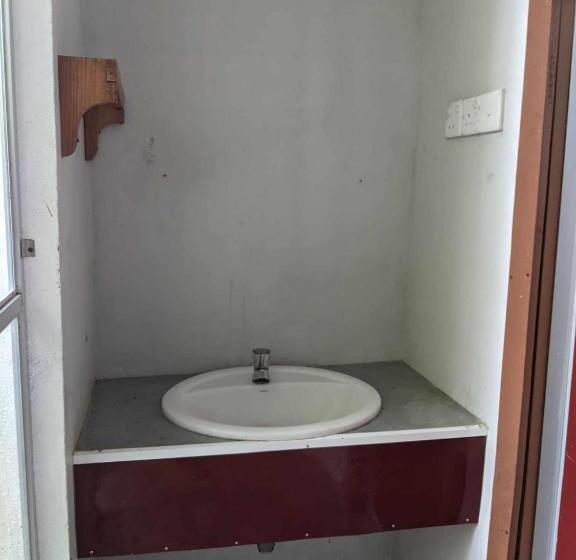 بنسيون Whisky Point Hotel Meera