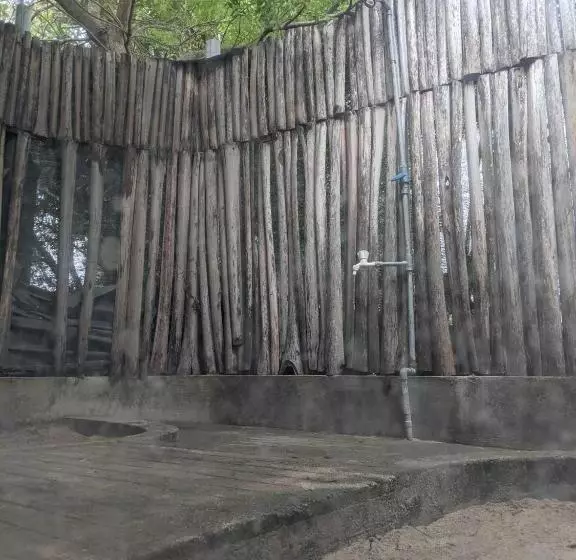 Majatalo Whisky Point Hotel Meera