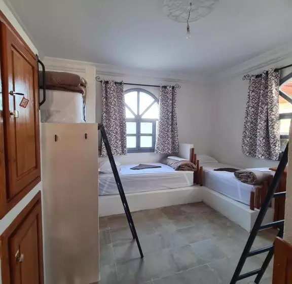 L Auberge Des Vagues