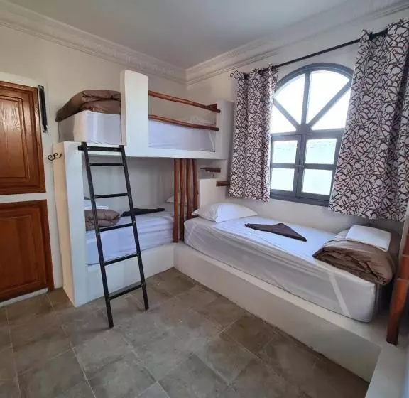 L Auberge Des Vagues