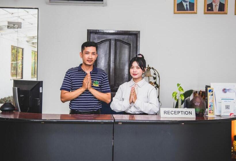 בית מלון כפרי H22 Inn