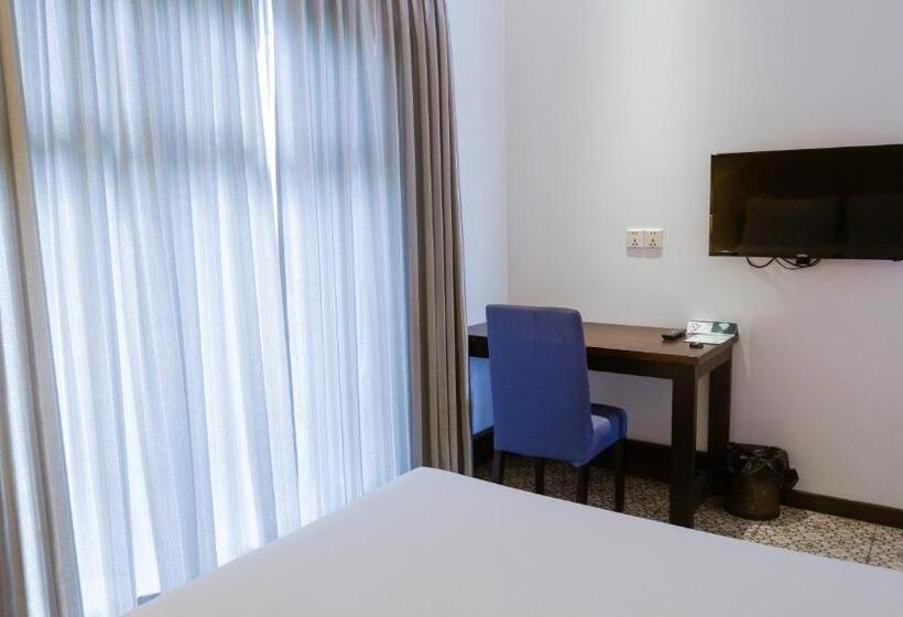 בית מלון כפרי H22 Inn