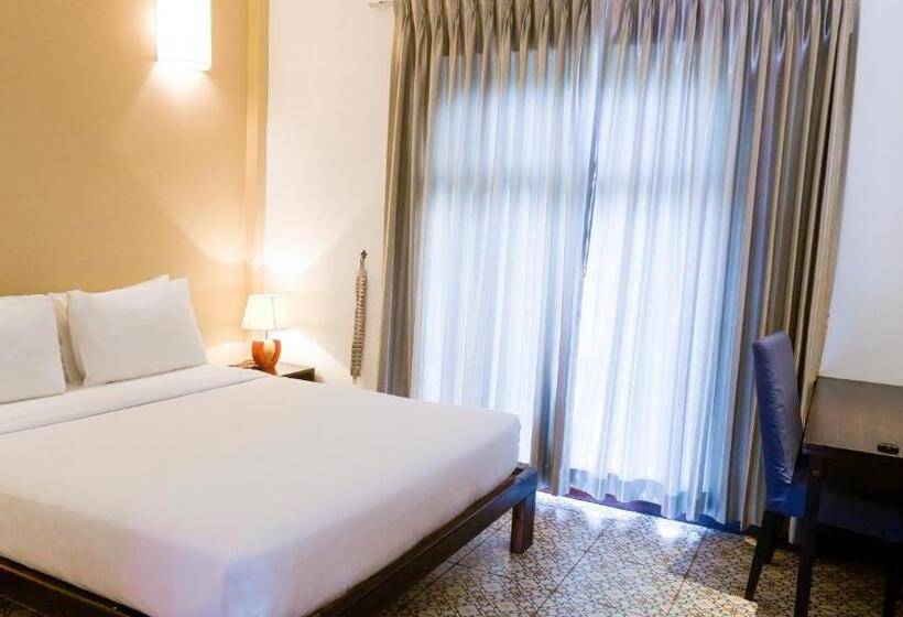 בית מלון כפרי H22 Inn