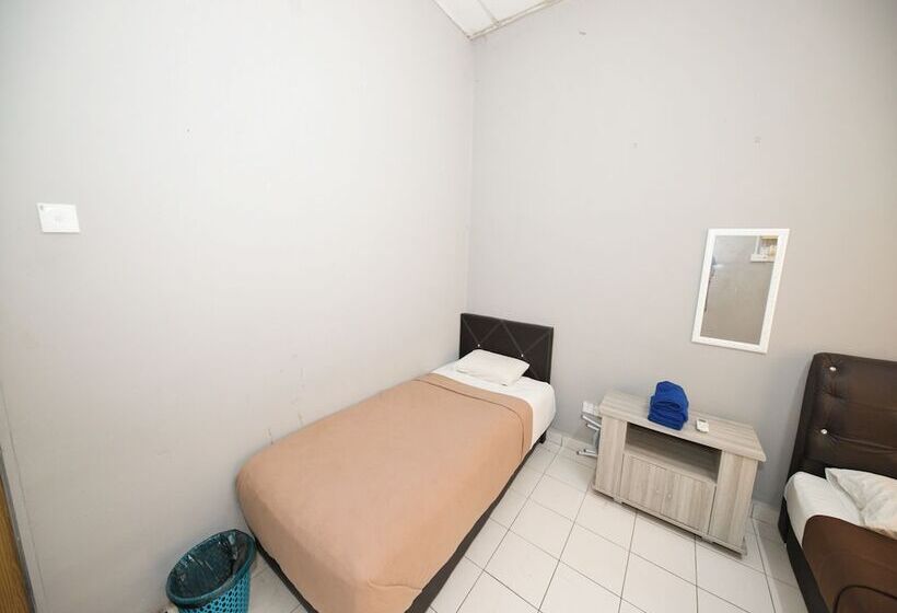 בית מלון כפרי Oyo 91011 Iman Homestay Gua Musang