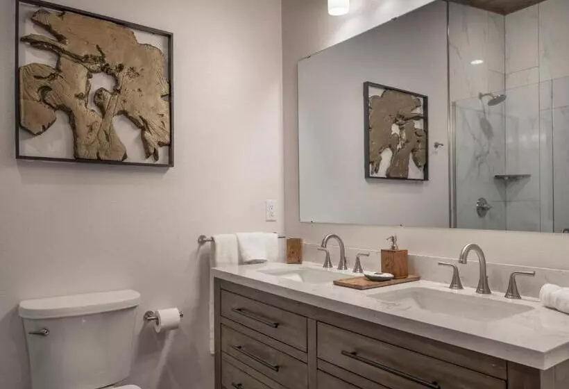 Hotelli Pebble Bay Club Suites